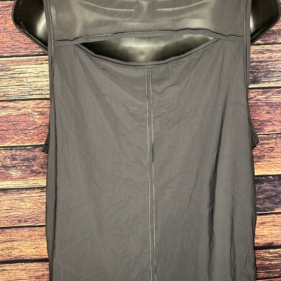 Lululemon | Mesh Back Work Out Tank | Size: L - Picture 2 of 9